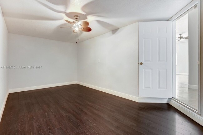 Building Photo - 2727 Treasure Cove Cir