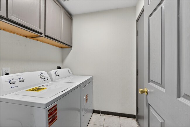 Building Photo - 17331 Stone Peaks Dr