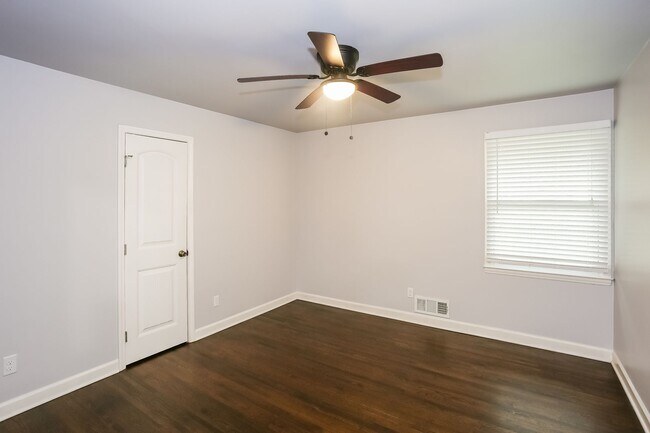 Building Photo - Beautiful 3 Bedroom single family home in ...