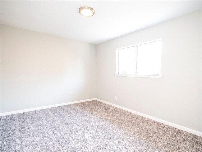 Building Photo - 2524 Glen Springs Way