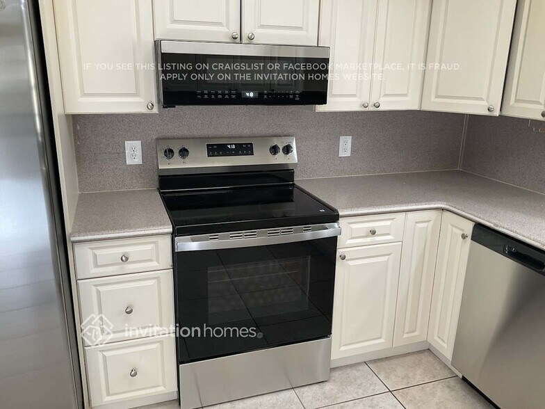 Building Photo - 4030 NW 103rd Dr