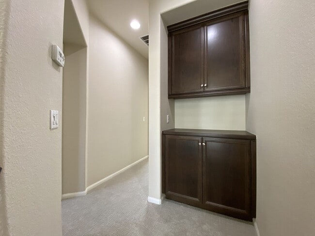 Building Photo - 2bd/2.5ba Townhouse with A/C in San Elijo ...