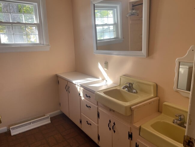 Building Photo - 7020 Brown Rd