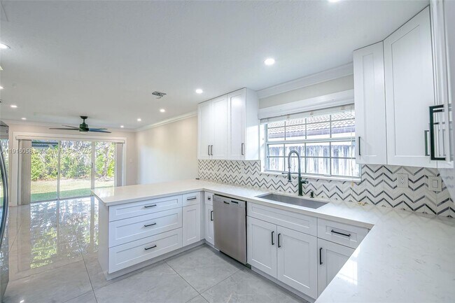 Building Photo - 15461 SW 170th Terrace