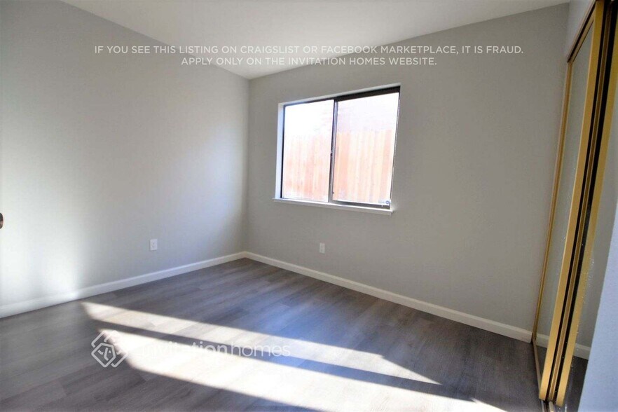 Building Photo - 921 Pueblo Way