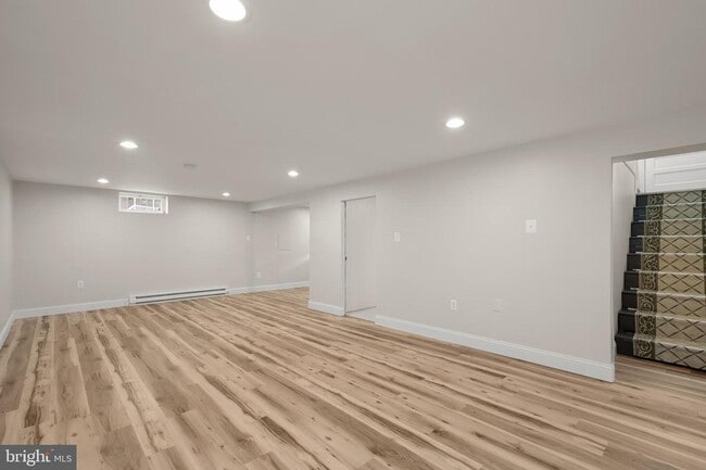 Building Photo - 6223 E Hemlock Dr