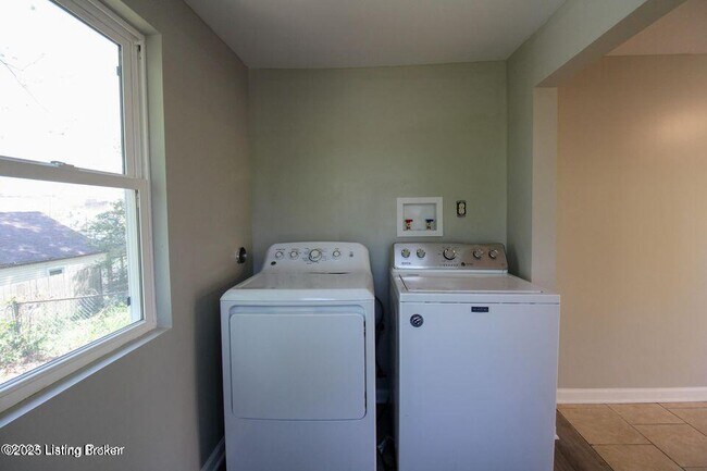 Building Photo - 4608 Cliff Ave