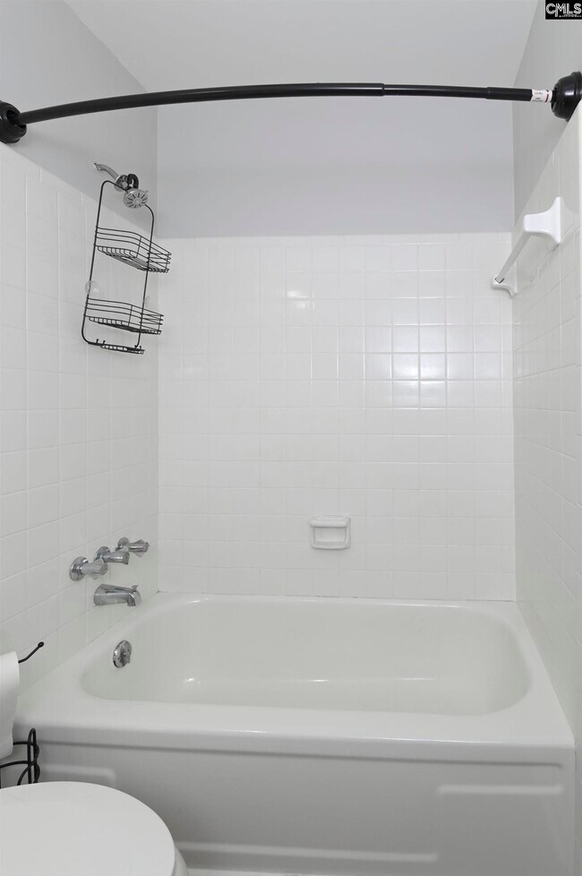 Building Photo - 331 W Main St