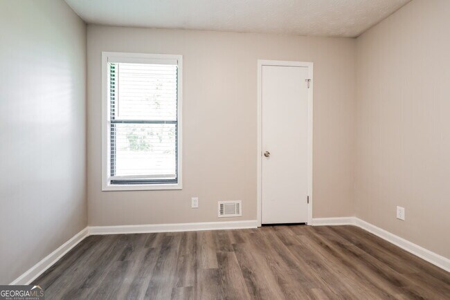 Building Photo - 5503 Springwood Ln
