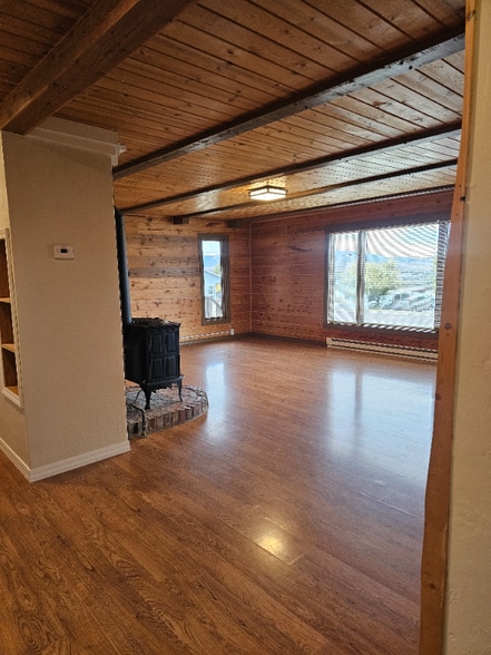 Building Photo - 37 Rung Ln