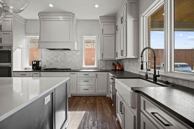 Building Photo - Luxury Home in Kelsey Park