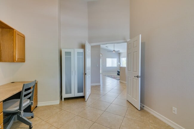 Building Photo - IMMACULATE & IMMEDIATE OCCUPANCY 3BEDROOM GREEN VALLEY BEAUTY!