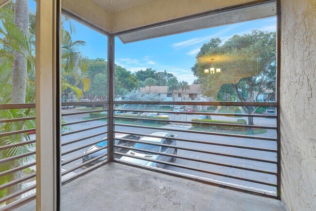 Building Photo - 116 Gardens Dr