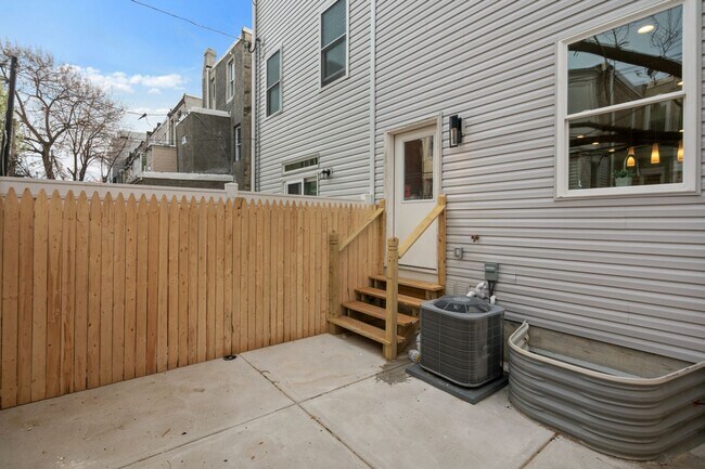 Building Photo - Brand New Luxury Apartment Brewerytown