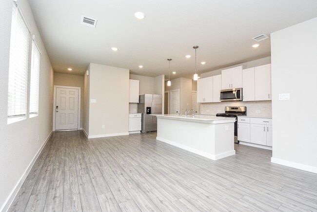 Building Photo - 2022 W Darlington Oak Ct