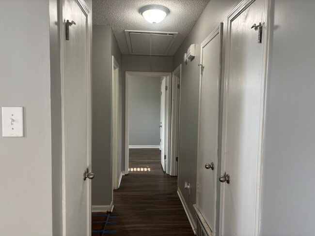 Building Photo - 5756 Crievewood Dr