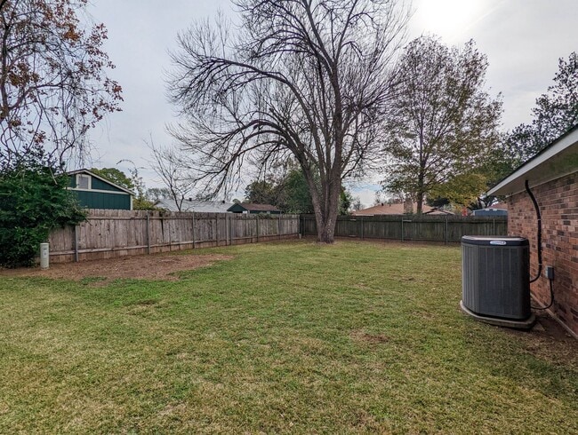 Building Photo - Newly Remodeled South Bossier 4/2 Home