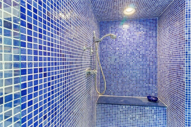 Building Photo - 2132 Middle River Dr