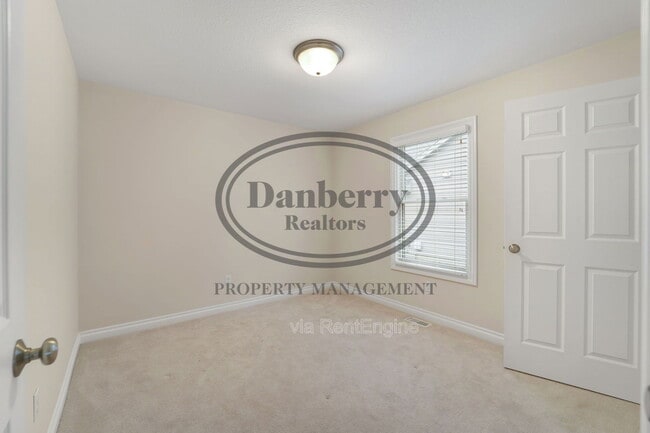 Building Photo - 14866 Lake Winds Dr