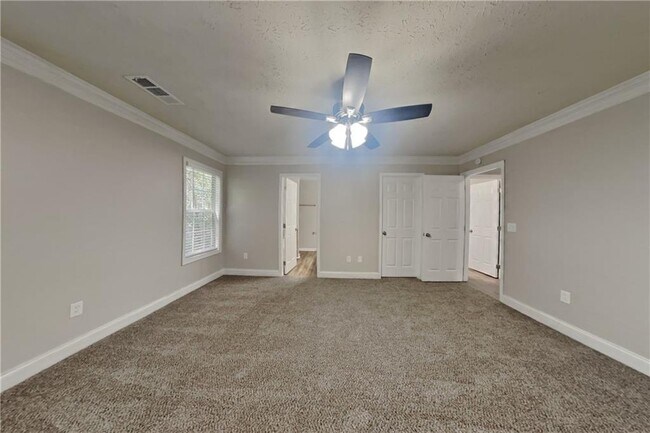 Building Photo - 3013 Rockview Dr