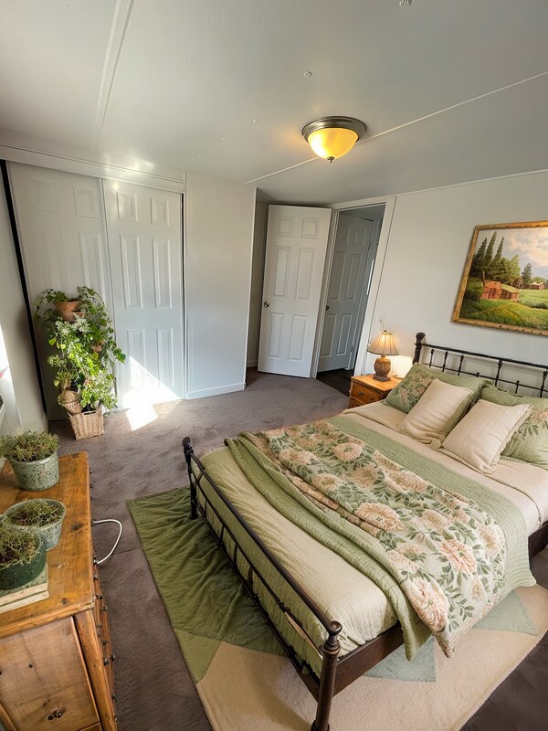 Building Photo - 775 Steele Rd