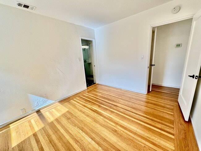 Building Photo - Remodeled 3Bed/2Bath Home in San Leandro –...