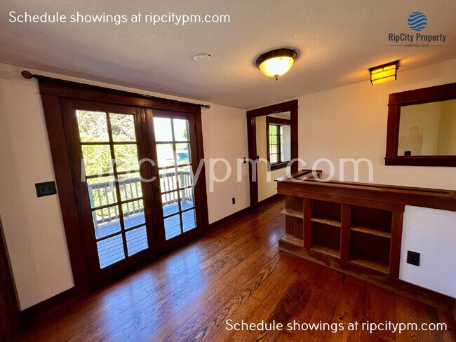 Building Photo - 3125 SE 20th Ave