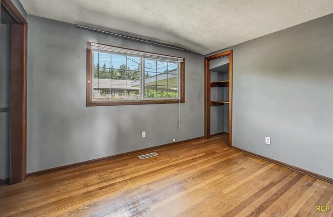 Building Photo - 13625 SE Clay St