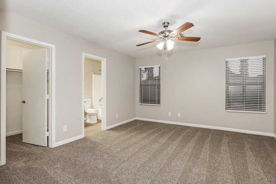 Building Photo - 10938 E Flossmoor Ave