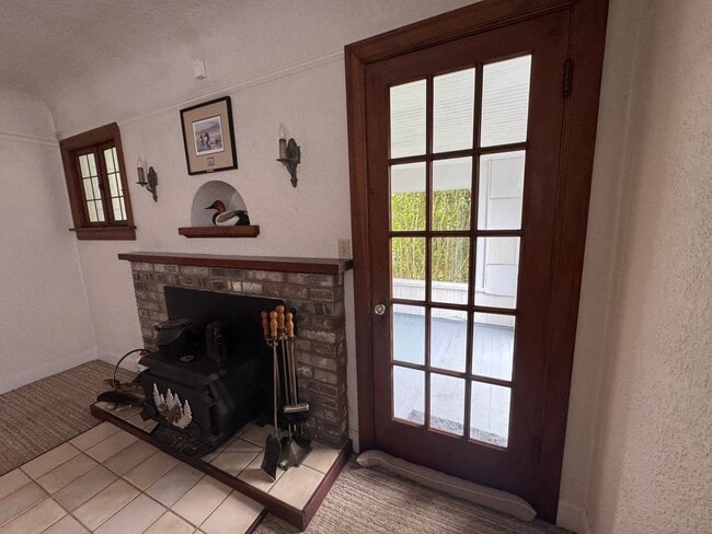 Building Photo - Farmhouse Short Term Partially Furnished (Available now through September)