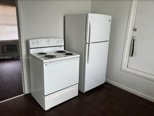 Building Photo - 1800 Fillmore St