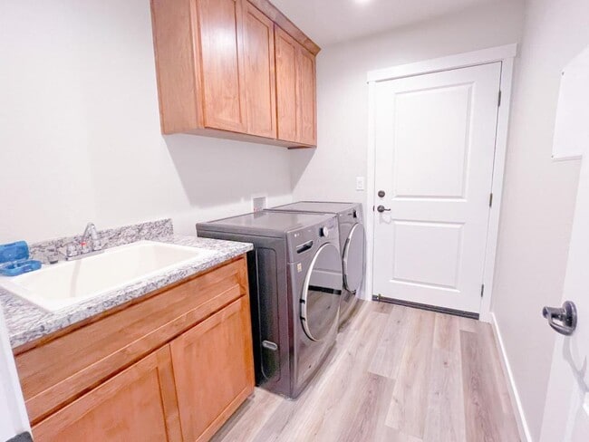 Building Photo - 4750 Gebhard Rd