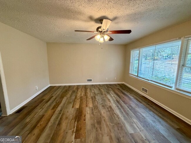 Building Photo - 3006 Remington St