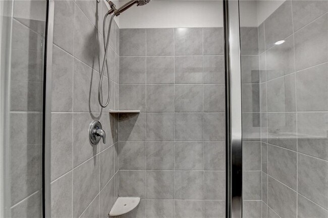 Building Photo - 2214 Whitworth St