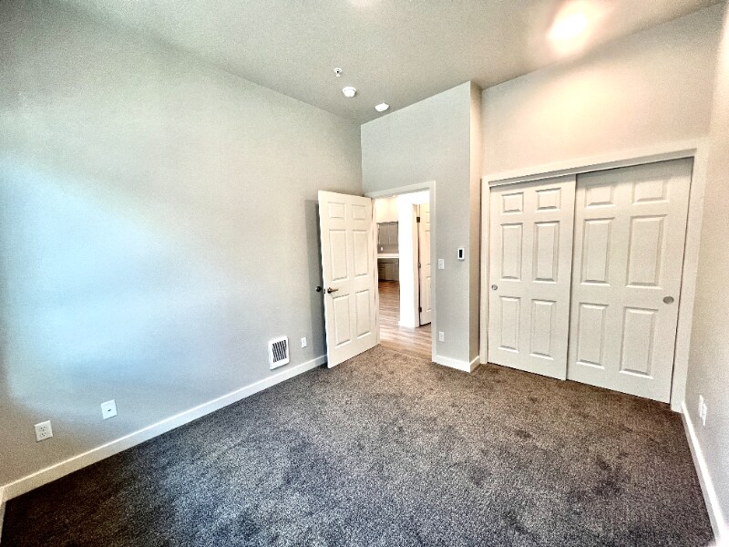 Building Photo - 2330 Yakima Ct