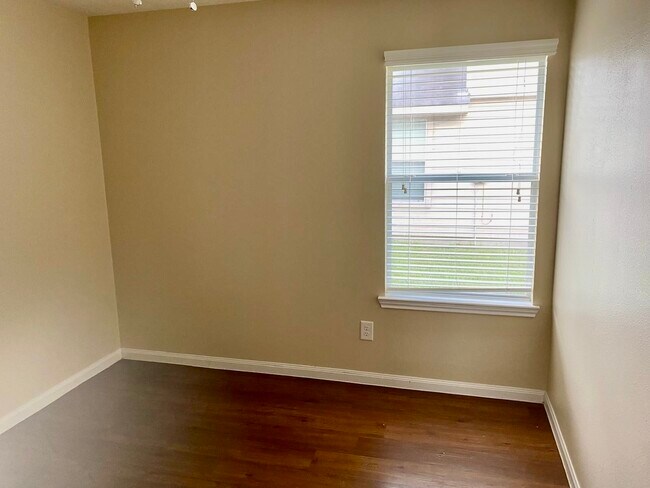 Building Photo - 3415 Maris Way