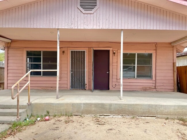 Primary Photo - 806 O'Kane St
