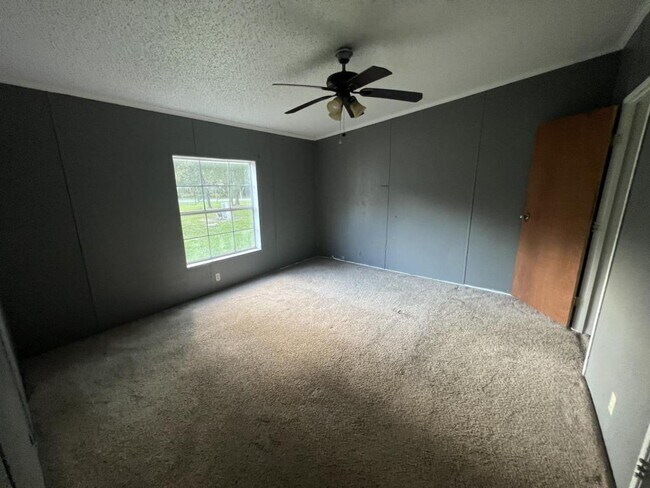 Building Photo - 5135 N Western Dr