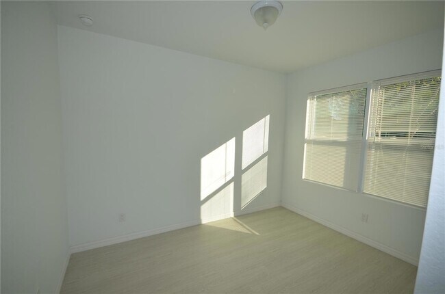 Building Photo - 3303 Armstrong Ct