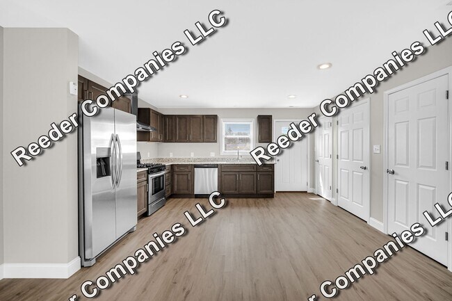 Building Photo - 1032 167th St