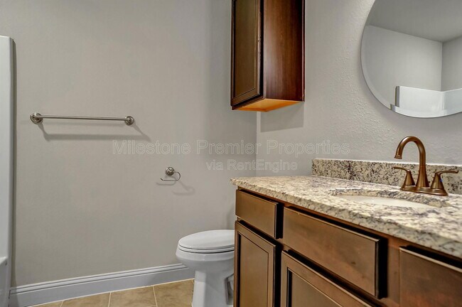 Building Photo - 2709 W Washington St