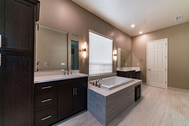 Building Photo - Custom Granville Built Home for Rent in Old Figarden