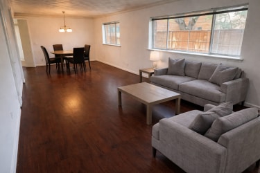 Building Photo - 8620 Baltimore Dr