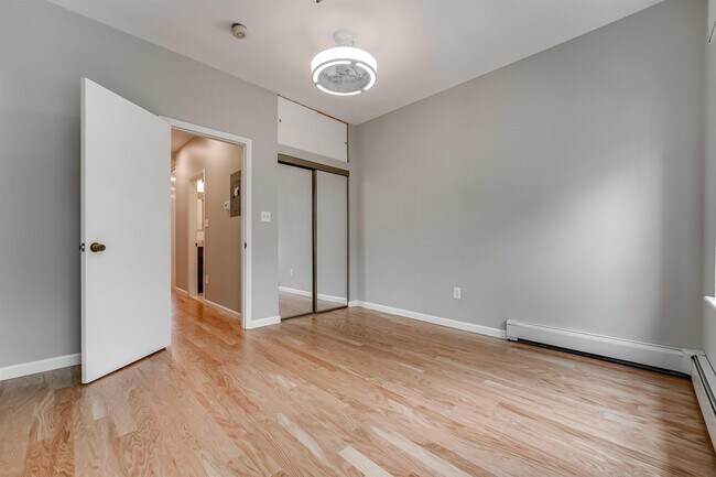 Building Photo - 813 Park Ave