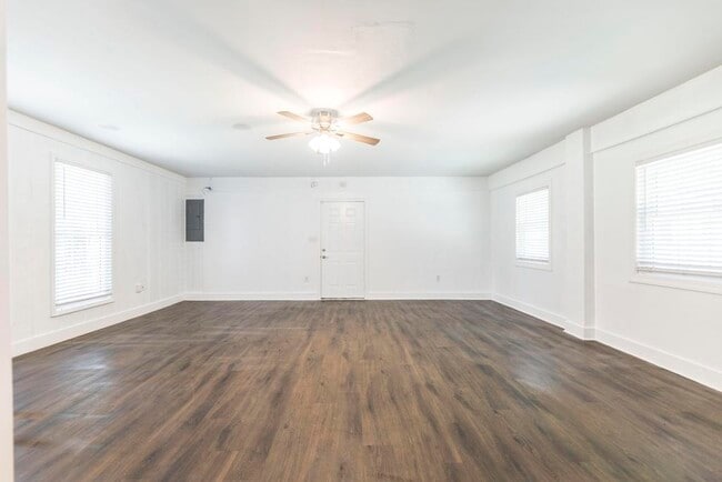 Building Photo - 4202 Cyndy Jo Cir