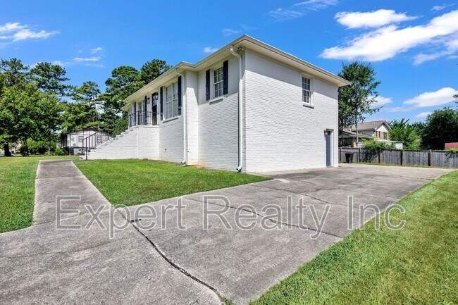 Building Photo - 1064 Caribbean Cir