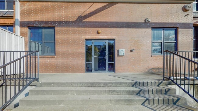 Building Photo - **Industrial Loft-Style 1BR Near UofL – Wa...