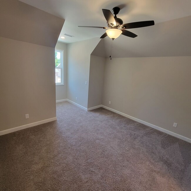 Building Photo - 3/2 Townhouse-Cookeville, TN
