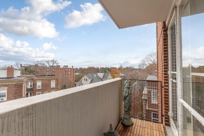 Building Photo - 29 Concord Ave