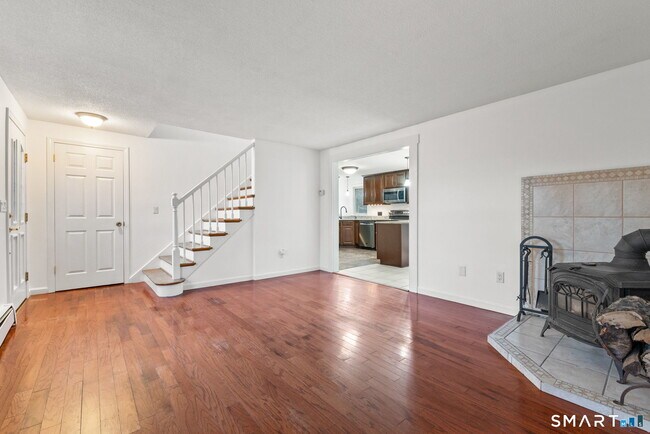 Building Photo - 45 Luchon Rd